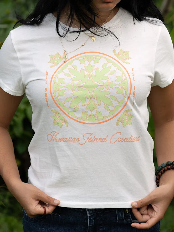 HIC PIKAKE QUILT TOURIST WOMENS TEE - SEA SALT